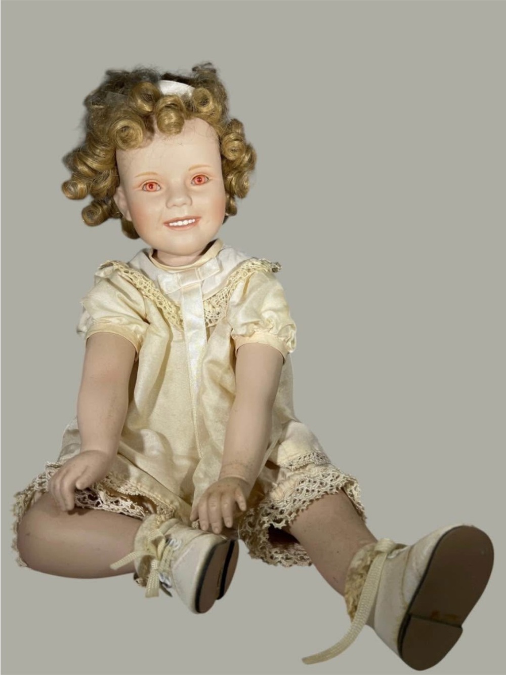 Vintage Shirley temple doll, rare eyes